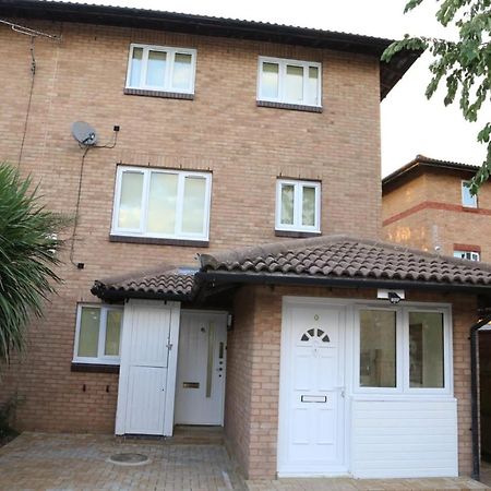 A A Guest Rooms Thamesmead Erith Екстер'єр фото