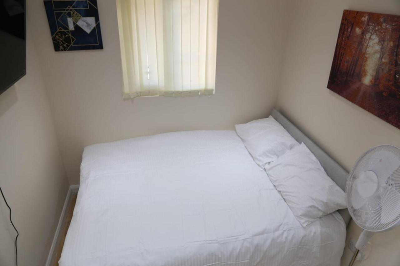 A A Guest Rooms Thamesmead Erith Екстер'єр фото